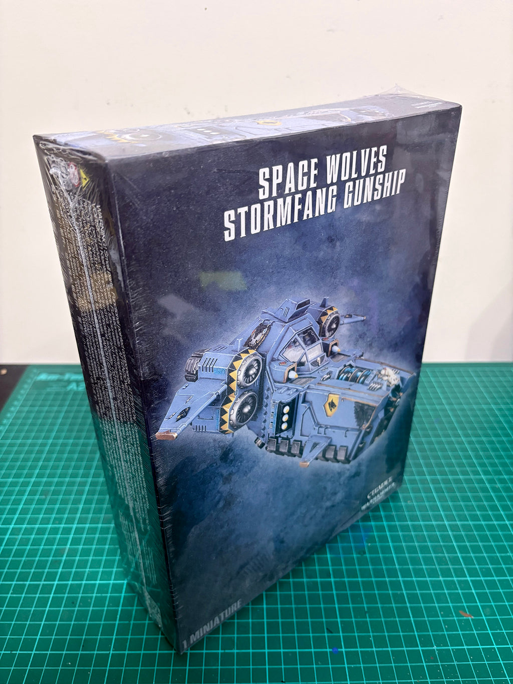 Warhammer 40,000 – Space Wolves Stormfang Gunship | OOP Small Hole in Sealed Box | Citadel Miniature | Rare
