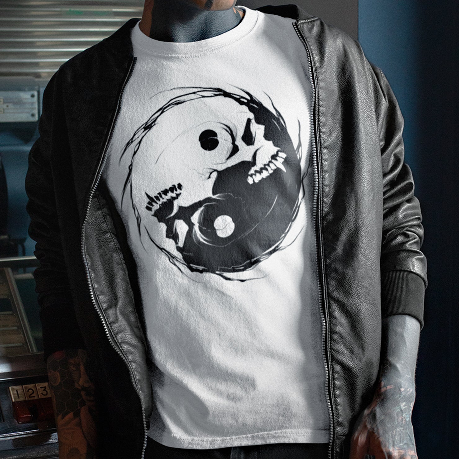 Occult Gothic Vampire Skull Yin Yang Sigil | Essential Cotton T-Shirt Light