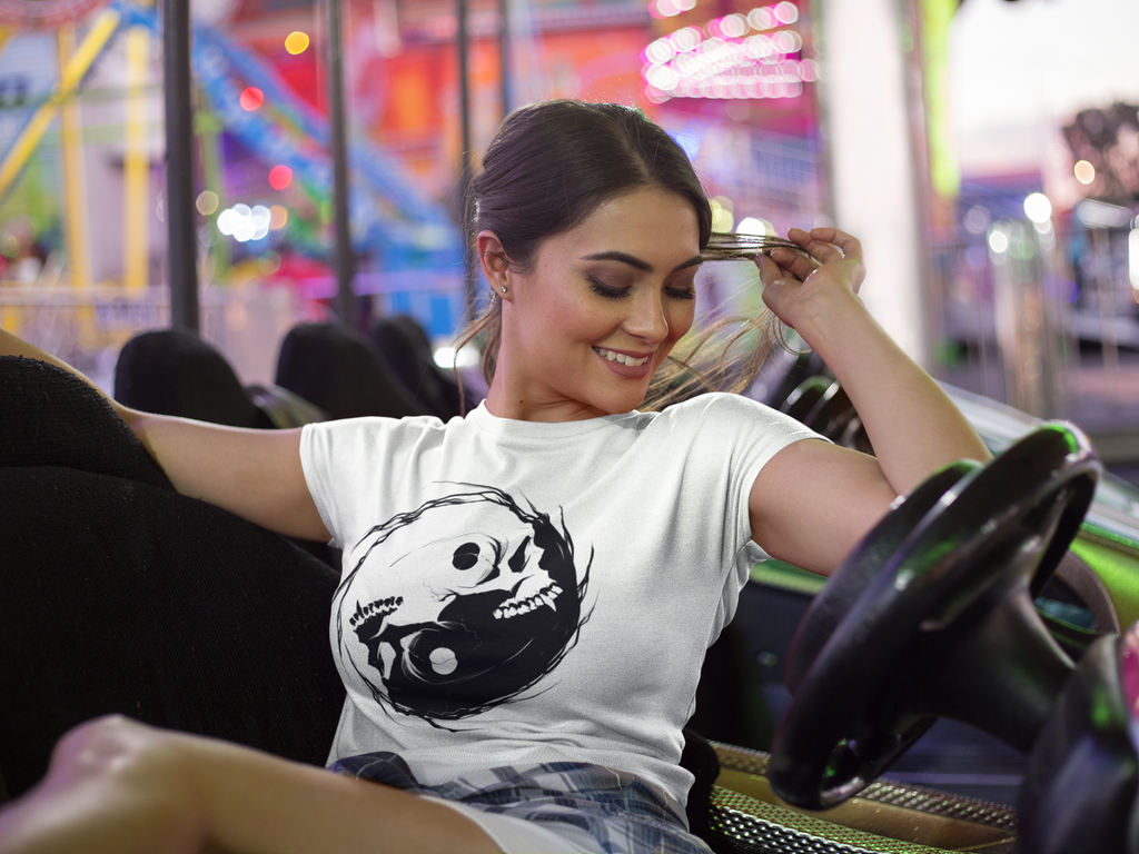 Occult Gothic Vampire Skull Yin Yang Sigil | Essential Cotton T-Shirt Light