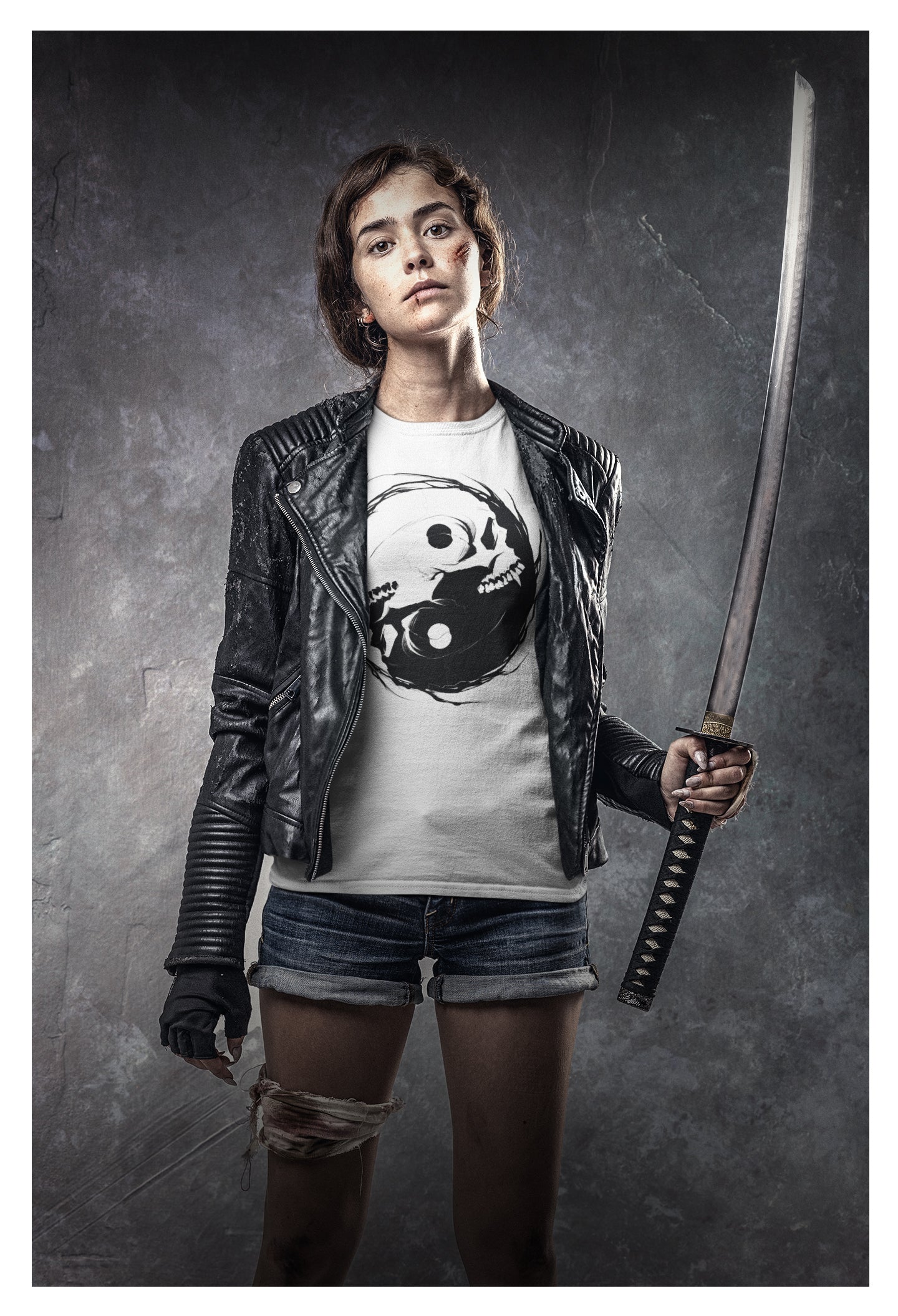 Occult Gothic Vampire Skull Yin Yang Sigil | Essential Cotton T-Shirt Light