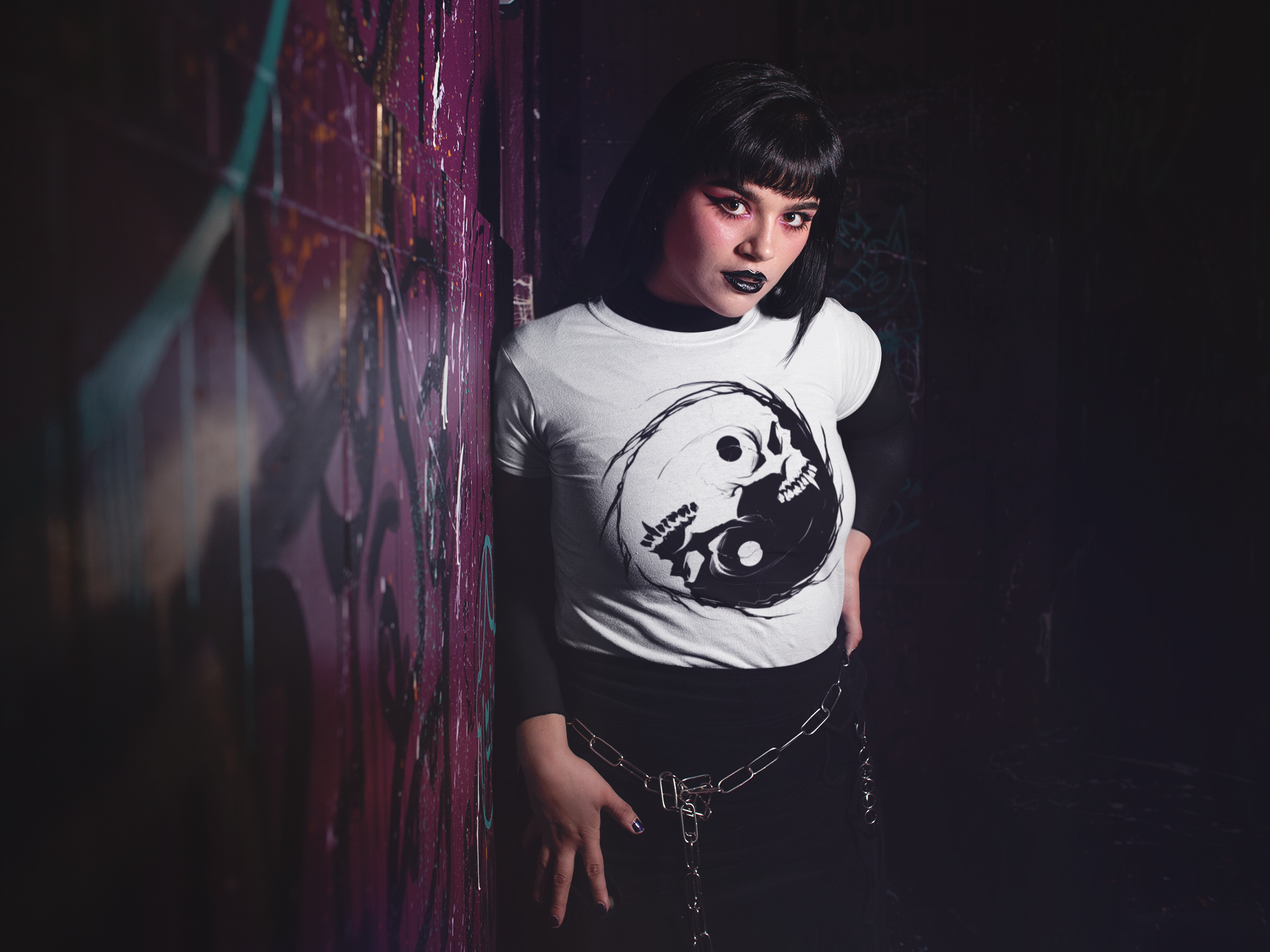 Occult Gothic Vampire Skull Yin Yang Sigil | Essential Cotton T-Shirt Light